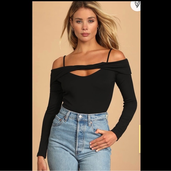 Lulus Tops - NWT: lulus black twist bodysuit